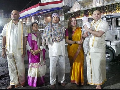 திருப்பதியில் லாலு பிரசாத் யாதவ் குடும்பத்தோடு வழிபாடு!