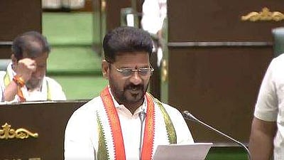 தெலங்கானா எம்எல்ஏக்கள் பதவியேற்பு! புறக்கணித்த பாஜக!!