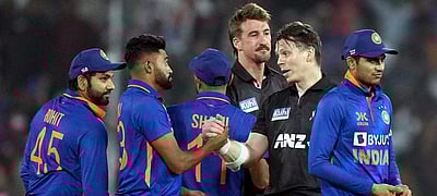 டி20 கிரிக்கெட்டில் தடுமாறுகிறார்: இந்திய அணி வீரர் பற்றி முன்னாள் வீரர் விமர்சனம்