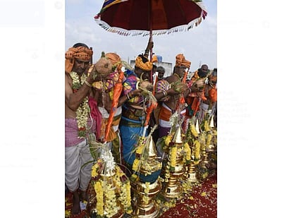 திருவள்ளூர் தீர்த்தீஸ்வர் கோயிலில் மகா குடமுழுக்கு: பக்தர்கள் திரளாக பங்கேற்பு