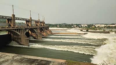 மேட்டூர் அணை: நீர்வரத்து 1,453 கன அடியாக சரிவு