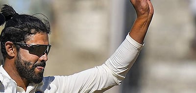 ஞாயிற்றுக்கிழமைகளிலும் வேலை பார்த்தார்கள்: ஜடேஜா பாராட்டு!