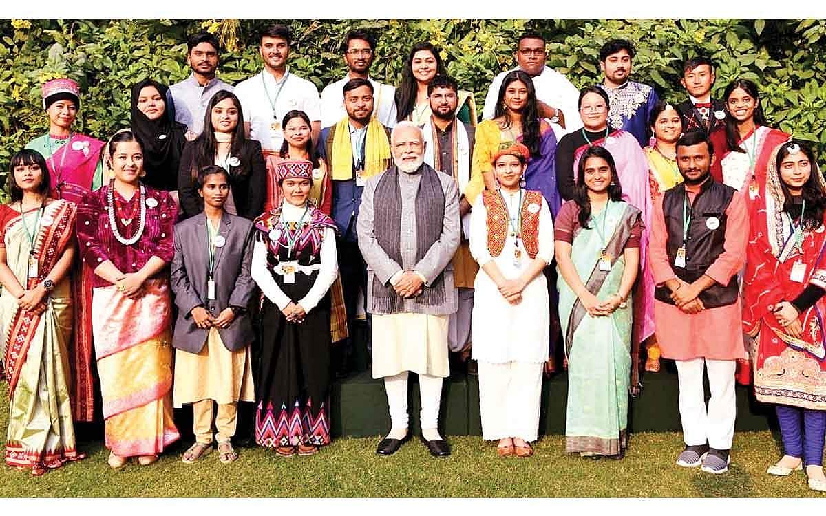 கீழக்கரையிலிருந்து...