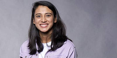 ஏலத்தில் அதிகத் தொகைக்குத் தேர்வான மந்தனா: கொண்டாடிய சக வீராங்கனைகள் (விடியோ)