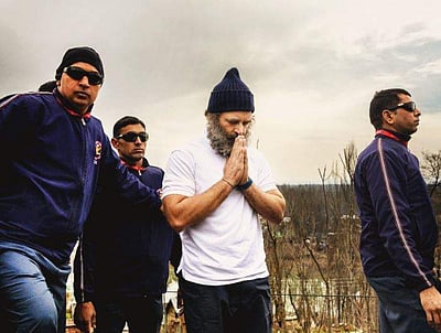 'புல்வாமா தாக்குதலில் வீர மரணமடைந்த வீரர்களை நாடு எப்போதும் நினைவுகூறும்' - ராகுல் காந்தி