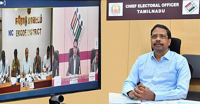 ஈரோடு இடைத்தேர்தல் ஏற்பாடுகள்: தேர்தல் அலுவலர்கள் ஆலோசனை