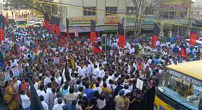 ஈரோடு கிழக்கில் கனிமொழி பிரசாரம்! குவிந்த தொண்டர்கள்!!