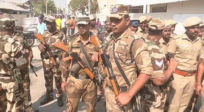 ஈரோடு கிழக்கு: திமுக, அதிமுக தேர்தல் பணிமனைகளுக்கு சீல்