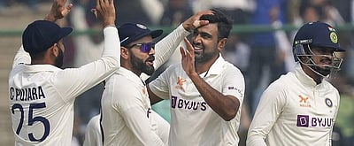 ஷமி, அஸ்வின், ஜடேஜா அபார பந்துவீச்சு: ஆஸ்திரேலியா 263 ரன்கள்!