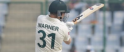 தில்லி டெஸ்ட்: ஆஸி. அணி முதலில் பேட்டிங்; வார்னர் அவுட்!