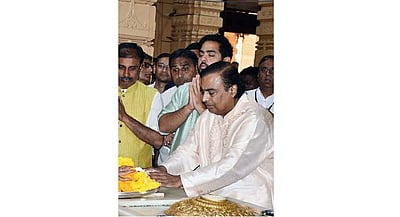 சோம்நாத் கோயிலுக்கு ரூ.1.5 கோடி நன்கொடை வழங்கிய முகேஷ் அம்பானி