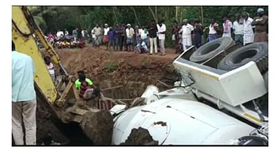 திருவிடைமருதூர் அருகே தடுப்புச் சுவர் கட்டும் பணியின்போது கலவை எந்திரம் கவிழ்ந்ததில் கல்லூரி மாணவர் பலி