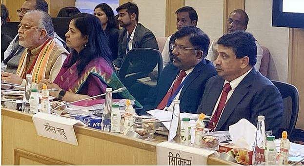 தமிழகத்துக்கு ரூ.5,424 கோடி ஜிஎஸ்டி இழப்பீடு விடுவிப்பு