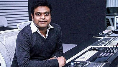 விக்ரமின் ‘துருவ நட்சத்திரம்’: ஹாரிஸ் வெளியிட்ட புதிய அப்டேட்!