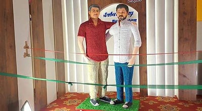 6 அடியில் விஜய், அஜித் உருவத்தில் கேக்: பாபநாசம் பேக்கரியில் கண்காட்சி!