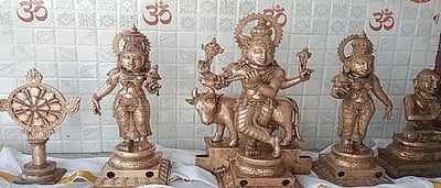 பிரயாக்ராஜ் கோயிலில் திருடிய சிலையை திருப்பிக்கொடுத்த திருடன்! காரணமான மகன்!!