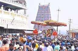 திருத்தணி முருகன் கோயில் ஆடிக்கிருத்திகை தெப்பத்திருவிழா:
அன்னதானம் வழங்க விரும்புவோா் அனுமதி பெறுவது அவசியம்
