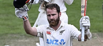 இங்கிலாந்துக்கு நெருக்கடி அளித்துள்ள நியூசிலாந்து: கேன் வில்லியம்சன் சதம்!