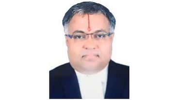 சென்னை உயா்நீதிமன்ற கூடுதல் நீதிபதியாக வெங்கடாசாரி லக்ஷ்மிநாராயணன் பதவியேற்பு