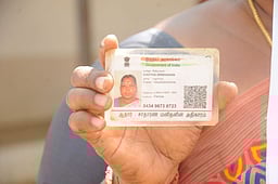 வாக்களிக்க மாற்று புகைப்பட 
ஆவணங்கள் சமா்ப்பிக்கலாம்