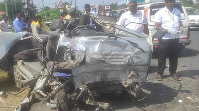 வெள்ளக்கோவில் அருகே பேருந்து - வேன் மோதி விபத்து: 3 பேர் பலி