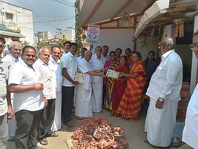 ஈ.வி.கே.எஸ்.இளங்கோவனுக்கு தமிழ்நாடு மண்பாண்ட தொழிலாளர் சங்கத்தினர் ஆதரவு