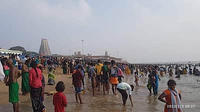 தைப்பூசம் : திருச்செந்தூரில் லட்சக்கணக்கானோர் தரிசனம்