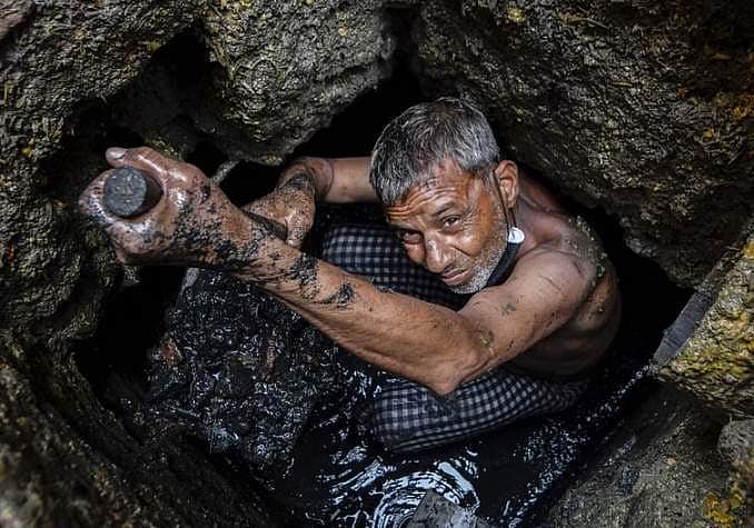 அவலம் அகல வேண்டும்! | கழிவு அகற்றம் இயந்திரமயமாக்குதல் குறித்த தலையங்கம்