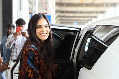 தங்கலான் படப்பிடிப்பிற்காக சென்னை வந்த மாளவிகா மோகனன் - புகைப்படங்கள்