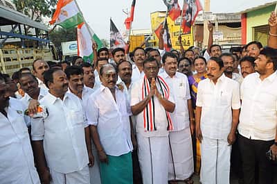 ஈரோடு மணல்மேடு பகுதியில் பிரசாரத்தை தொடக்கிய அதிமுக வேட்பாளர்
