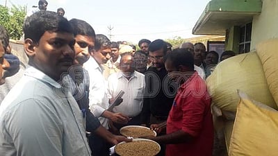 நாகை மாவட்டத்தில் நெல்லின் ஈரப்பதம் குறித்து மத்தியக் குழுவினர் ஆய்வு!