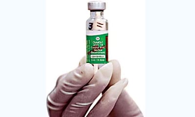 கோவிஷீல்ட் தடுப்பூசிகள் மிக மோசமானவை:பிரிட்டன் மருத்துவா் அசீம் மல்ஹோத்ரா