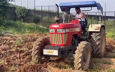 விவசாயியாக மாறிய எம்.எஸ்.தோனி: வைரல் விடியோ