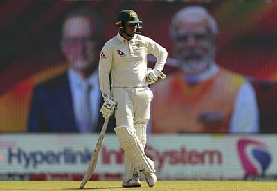 உஸ்மான் கவாஜா சதம்; உறுதியான நிலையில் ஆஸ்திரேலியா