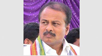 கர்நாடக காங்கிரஸ் செயல் தலைவர் துருவநாராயணன் காலமானார்