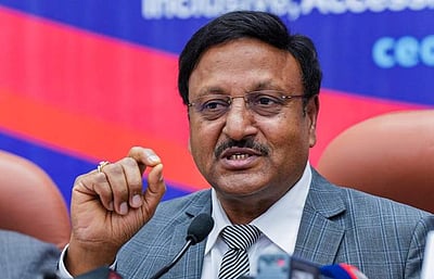 வாக்காளர்கள் வீட்டிலிருந்தே வாக்களிக்க புதிய வசதி அறிமுகம்: இந்திய தலைமைத் தேர்தல் ஆணையர்