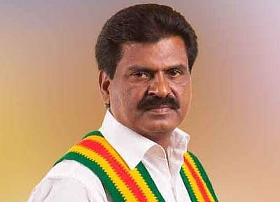 'முதல்வரின் வாழ்க்கைப் பயண புகைப்பட கண்காட்சியை அனைத்து மாவட்டங்களிலும் வைக்க வேண்டும்'