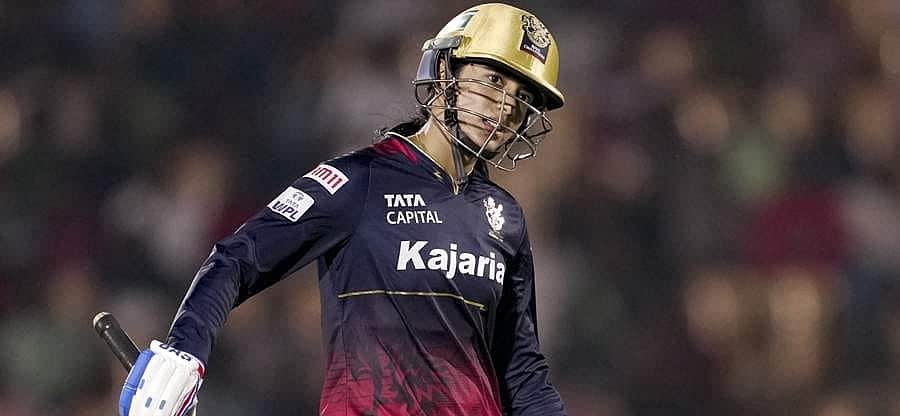 கவலை வேண்டாம் ஆர்சிபி ரசிகர்களே: பிளேஆஃப் செல்வதற்கான சாத்தியக்கூறுகள் இதோ!