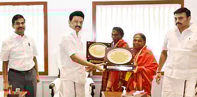 பொம்மன் - பெள்ளி தம்பதி முதல்வரை சந்தித்து வாழ்த்து!