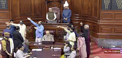 தொடரும் அமளி: நாடாளுமன்றம் நாள் முழுவதும் ஒத்திவைப்பு!