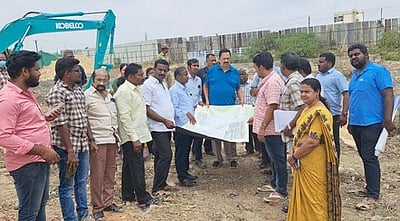 ராணிப்பேட்டையில் ரூ.10.25 கோடியில் புதிய பேருந்து நிலைய பணி: அமைச்சா் ஆா்.காந்தி ஆய்வு