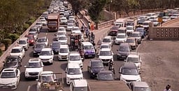 பழனியில் கடும் போக்குவரத்து நெரிசல்: பக்தா்கள் அவதி