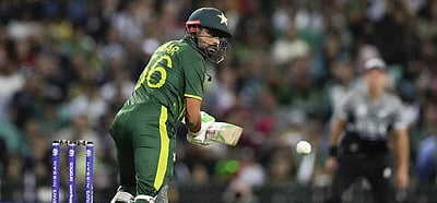 கிறிஸ் கெய்லின் டி20 சாதனையை முறியடித்த பாகிஸ்தான் கேப்டன்!