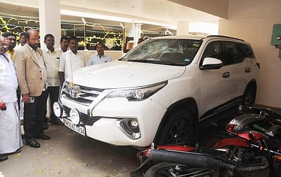 திருச்சி சிவாவுடன் அமைச்சர் கே.என்.நேரு சந்திப்பு