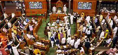 ராகுல் பேச்சு, அதானி விவகாரங்கள்: நாடாளுமன்ற நடவடிக்கைகள் தொடா்ந்து பாதிப்பு