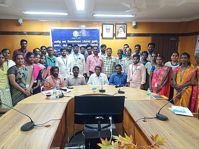 அரசு அலுவலா்களுக்கான பயிற்சி முகாம்