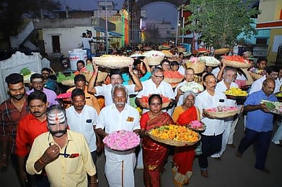 வெக்காளியம்மன் கோயில் பூச்சொரிதல் விழா