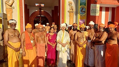 சாமித்தோப்பு தலைமை பதியில் ஆளுநர் தரிசனம்!