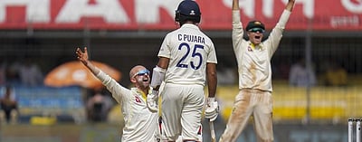 லயன் 5 விக்கெட்டுகள்: மேலும் தடுமாறும் இந்திய அணி!