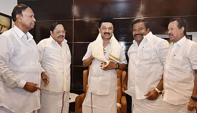 மு.க.ஸ்டாலினை சந்தித்து வாழ்த்து தெரிவித்த அமைச்சர்கள்!